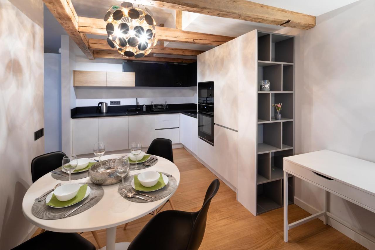 ריגה Merkela Loft Apartment Beside Vermanes Park מראה חיצוני תמונה