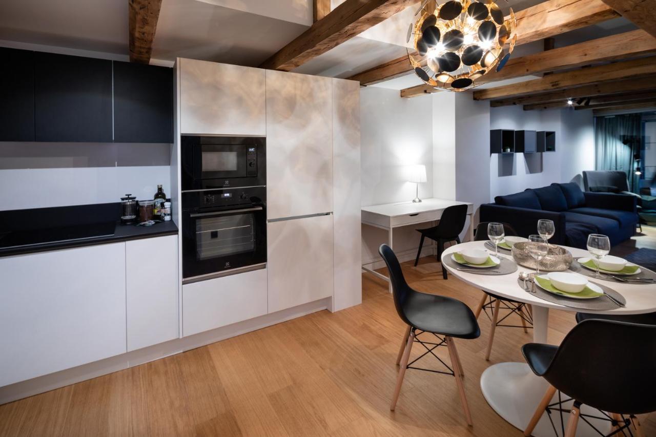 ריגה Merkela Loft Apartment Beside Vermanes Park מראה חיצוני תמונה