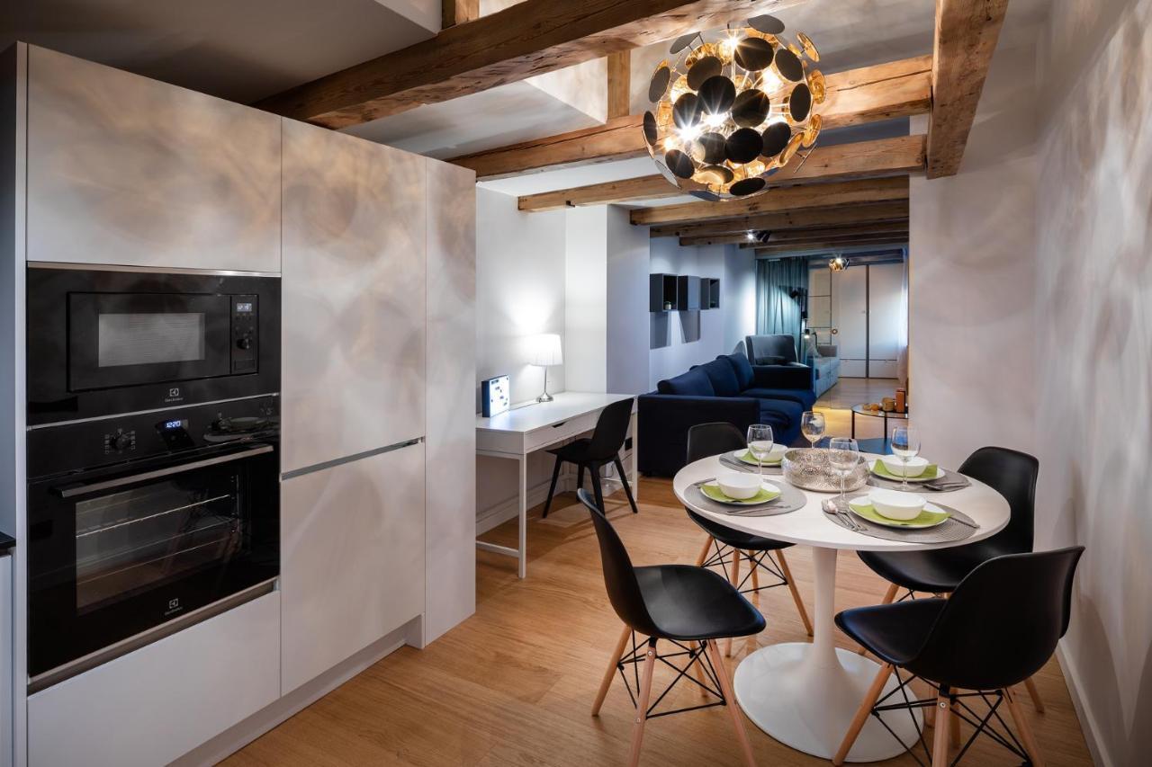 ריגה Merkela Loft Apartment Beside Vermanes Park מראה חיצוני תמונה